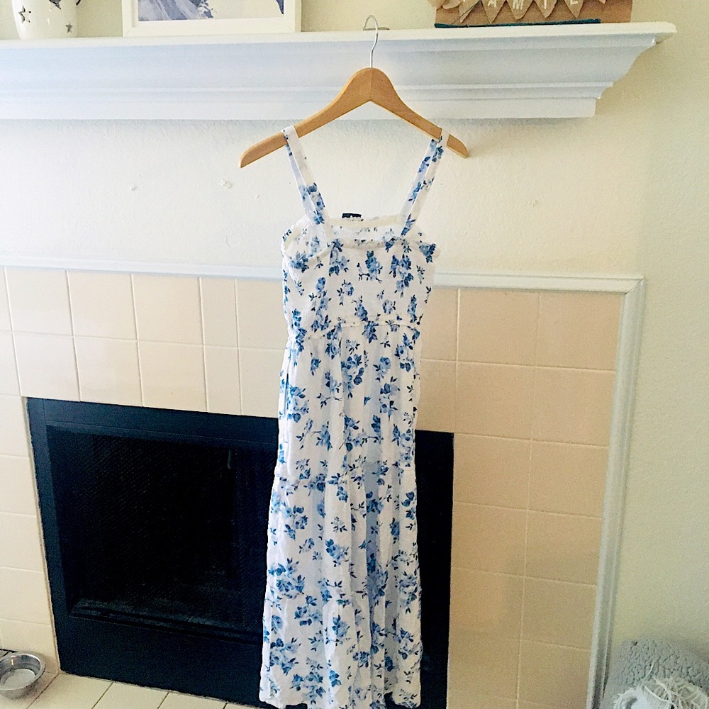 Hollister midi white blue floral dress size small